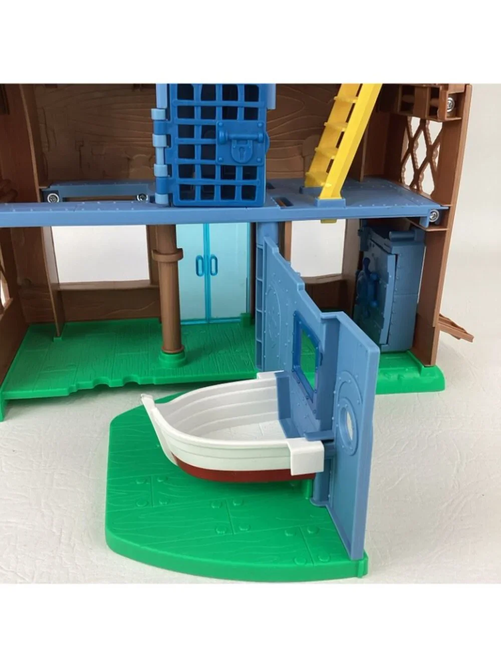 Fisher Price Imaginext SpongeBob SquarePants Krusty Krab Kastle Playset Figures